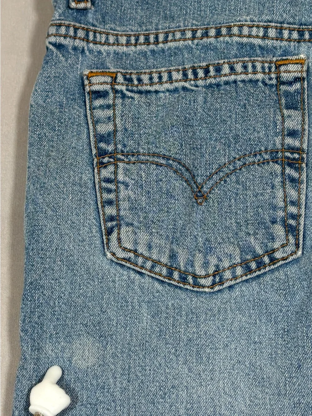 Vintage 90s Levi’s 565 Wide Leg Light Wash Jeans 30x29